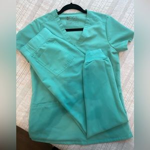FIGS scrub set XS teal